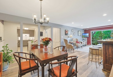 Bright and spacious top-floor 3 bedroom, 2 bath condo in the on Twin Lakes Golf Course in Illinois - for sale on GolfHomes.com, golf home, golf lot