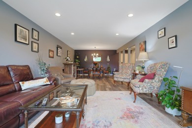 Bright and spacious top-floor 3 bedroom, 2 bath condo in the on Twin Lakes Golf Course in Illinois - for sale on GolfHomes.com, golf home, golf lot