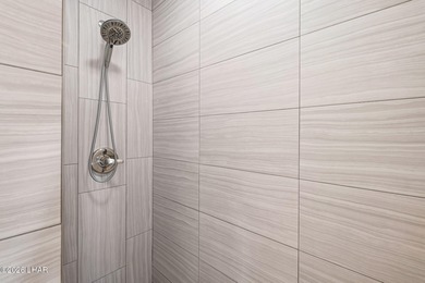 LOCATION! VIEWS! LOCATION! VIEWS! LOCATION! VIEWS ! Located in a on London Bridge Golf Course in Arizona - for sale on GolfHomes.com, golf home, golf lot