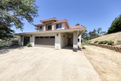 BEAUTFUL and SPACIOUS, Bear Valley Springs home with over 3300 on Oak Tree Country Club in California - for sale on GolfHomes.com, golf home, golf lot