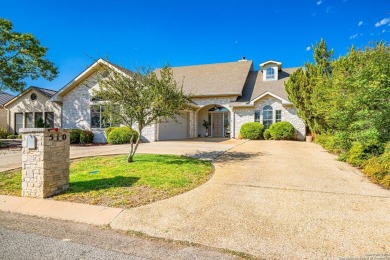 This 3 bedroom, 3 bath home is a short walk from the Riverhill on Riverhill Country Club in Texas - for sale on GolfHomes.com, golf home, golf lot