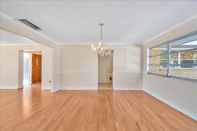 Under contract-accepting backup offers. Welcome to 2917 on Cleveland Heights Golf Course in Florida - for sale on GolfHomes.com, golf home, golf lot