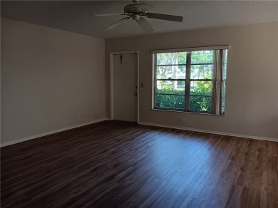 Great opportunity in Vista Gardens with PLENTY of benefits: on Vero Beach South Golf Course in Florida - for sale on GolfHomes.com, golf home, golf lot