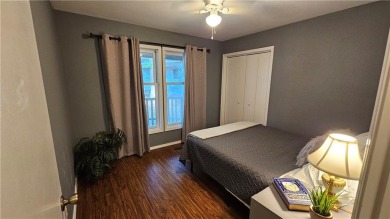 Single level, 3bed/2bath townhouse with 2 parking spaces that is on Bella Vista Country Club - Berksdale in Arkansas - for sale on GolfHomes.com, golf home, golf lot