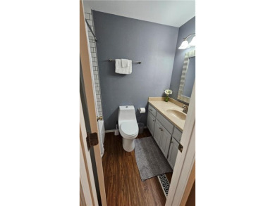 Single level, 3bed/2bath townhouse with 2 parking spaces that is on Bella Vista Country Club - Berksdale in Arkansas - for sale on GolfHomes.com, golf home, golf lot