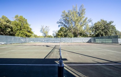 This well-positioned condo offers versatile living with on Inverrary Country Club in Florida - for sale on GolfHomes.com, golf home, golf lot