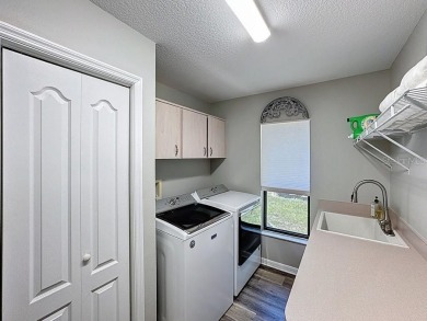 Under contract-accepting backup offers. Welcome home to this on Sugarmill Woods Golf and Country Club in Florida - for sale on GolfHomes.com, golf home, golf lot