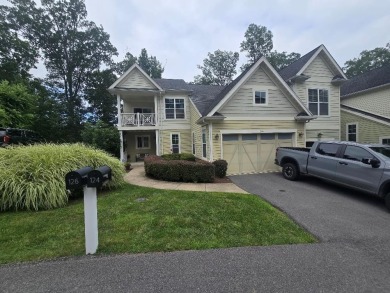 Must see this extraordinary townhouse located in the highly on Glade Springs Resort Golf Course in West Virginia - for sale on GolfHomes.com, golf home, golf lot