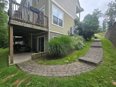 Must see this extraordinary townhouse located in the highly on Glade Springs Resort Golf Course in West Virginia - for sale on GolfHomes.com, golf home, golf lot