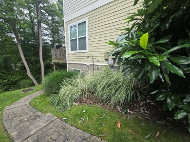 Must see this extraordinary townhouse located in the highly on Glade Springs Resort Golf Course in West Virginia - for sale on GolfHomes.com, golf home, golf lot