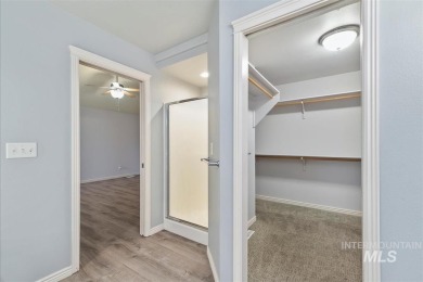 Beautifully maintained single-level home with versatile upstairs on Lakeview Golf Club in Idaho - for sale on GolfHomes.com, golf home, golf lot