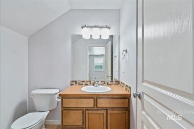 Beautifully maintained single-level home with versatile upstairs on Lakeview Golf Club in Idaho - for sale on GolfHomes.com, golf home, golf lot