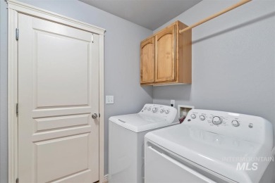 Beautifully maintained single-level home with versatile upstairs on Lakeview Golf Club in Idaho - for sale on GolfHomes.com, golf home, golf lot