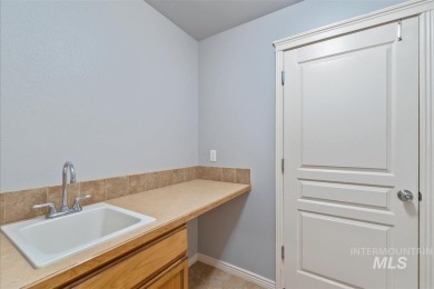 Beautifully maintained single-level home with versatile upstairs on Lakeview Golf Club in Idaho - for sale on GolfHomes.com, golf home, golf lot