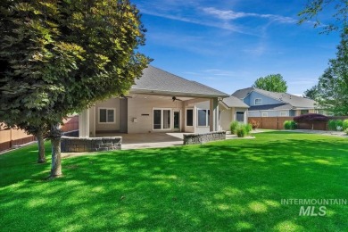 Beautifully maintained single-level home with versatile upstairs on Lakeview Golf Club in Idaho - for sale on GolfHomes.com, golf home, golf lot