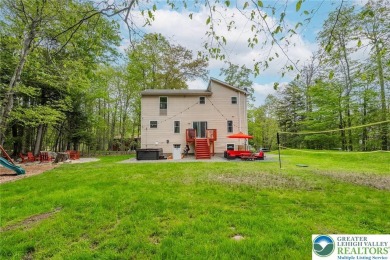 This beautifully renovated 3-bedroom, 3-bathroom home is the on Pocono Farms Country Club in Pennsylvania - for sale on GolfHomes.com, golf home, golf lot