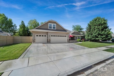 Beautifully maintained single-level home with versatile upstairs on Lakeview Golf Club in Idaho - for sale on GolfHomes.com, golf home, golf lot