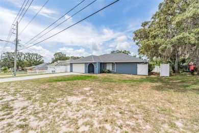 Welcome to 5540 Applegate Dr, Spring Hill, FL 34606--a on Oak Hills Country Club in Florida - for sale on GolfHomes.com, golf home, golf lot