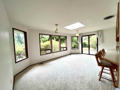 Welcome to this bright and beautifully laid out 3 bed, 2 bath on SunLand Golf and Country Club in Washington - for sale on GolfHomes.com, golf home, golf lot