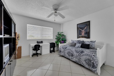 Gorgeous condo tastefully furnished and turnkey with on Poinciana Golf Club in Florida - for sale on GolfHomes.com, golf home, golf lot