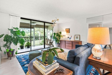2-bed, 2-bath 2nd-floor condo! Bright & airy w/ natural light on The President Country Club in Florida - for sale on GolfHomes.com, golf home, golf lot