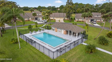 ***Motivated Seller*** Discover this end-unit 2-bedroom, 2-bath on The Club At Pelican Bay - North Course in Florida - for sale on GolfHomes.com, golf home, golf lot