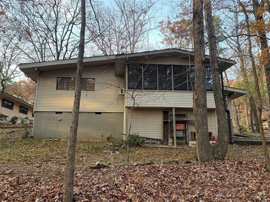 Quite neighborhood with minimal automobile traffic flow. Located on DeSoto Golf Course in Arkansas - for sale on GolfHomes.com, golf home, golf lot