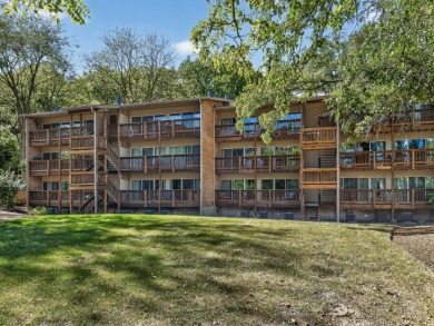 LOCATION, LOCATION, LOCATION!  Experience year-round on River Bend Golf Club in Illinois - for sale on GolfHomes.com, golf home, golf lot