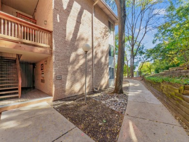 LOCATION, LOCATION, LOCATION!  Experience year-round on River Bend Golf Club in Illinois - for sale on GolfHomes.com, golf home, golf lot
