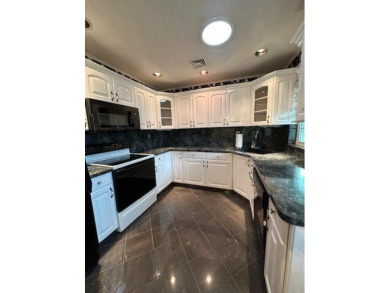 One of the biggest units in the Leisure Village complex. This on Leisure Village Golf Course in New York - for sale on GolfHomes.com, golf home, golf lot