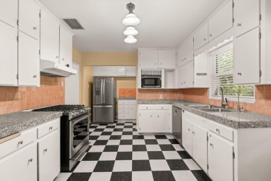 OWNED SOLAR PANELS, MINUTES AWAY FROM UNM, AND UPDATED! Welcome on North Course - University of New Mexico  in New Mexico - for sale on GolfHomes.com, golf home, golf lot