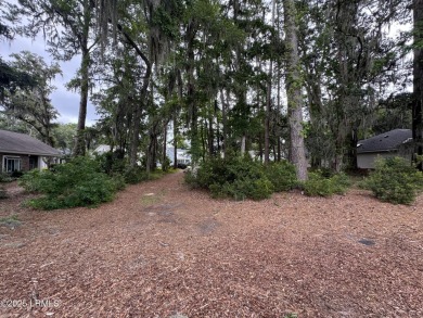 Outstanding buidable lot on desirable Dataw Island.  Dataw on Dataw Island Club in South Carolina - for sale on GolfHomes.com, golf home, golf lot