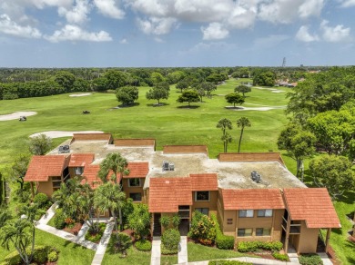 Immaculate 2BR/2BA condo in highly desirable Indian Spring on Indian Spring Golf and Country Club in Florida - for sale on GolfHomes.com, golf home, golf lot