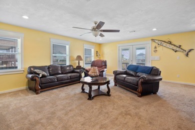 Charming Island-Style 2/2 home in Holiday Beach! This on Lamar Golf Course in Texas - for sale on GolfHomes.com, golf home, golf lot