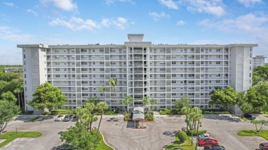 :Welcome home to Palm Aire. This 2 bedrooms, 2 bath unit, with a on Palm-Aire Country Club and Resort - The Oaks in Florida - for sale on GolfHomes.com, golf home, golf lot