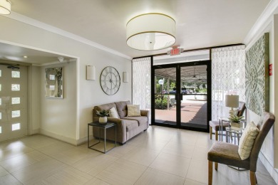 :Welcome home to Palm Aire. This 2 bedrooms, 2 bath unit, with a on Palm-Aire Country Club and Resort - The Oaks in Florida - for sale on GolfHomes.com, golf home, golf lot