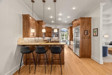 Fabulous home in The ARBORS of Chenal Valley. Gorgeous inside on Chenal Country Club - Bear Den Mountain in Arkansas - for sale on GolfHomes.com, golf home, golf lot