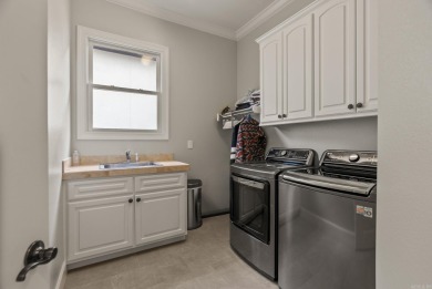 Fabulous home in The ARBORS of Chenal Valley. Gorgeous inside on Chenal Country Club - Bear Den Mountain in Arkansas - for sale on GolfHomes.com, golf home, golf lot