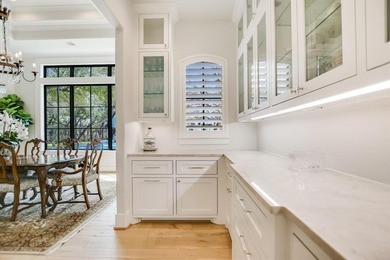 PRIVATE* GOLF COURSE* DOUBLE LOT WITH LARGE TREES* QUALITY* on Apple Rock Golf Course - Horseshoe Bay in Texas - for sale on GolfHomes.com, golf home, golf lot