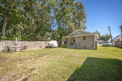 Charming Cottage in Downtown Ocean Springs - Walk to Beach & on Gulf Hills Golf Club in Mississippi - for sale on GolfHomes.com, golf home, golf lot