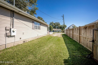 Charming Cottage in Downtown Ocean Springs - Walk to Beach & on Gulf Hills Golf Club in Mississippi - for sale on GolfHomes.com, golf home, golf lot