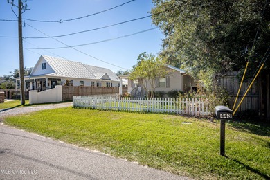 Charming Cottage in Downtown Ocean Springs - Walk to Beach & on Gulf Hills Golf Club in Mississippi - for sale on GolfHomes.com, golf home, golf lot