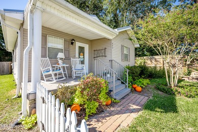 Charming Cottage in Downtown Ocean Springs - Walk to Beach & on Gulf Hills Golf Club in Mississippi - for sale on GolfHomes.com, golf home, golf lot