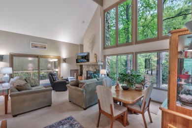 NEW ROOF and motivated sellers in Keowee Key!!! Bargain price on Keowee Key Golf and Country Club in South Carolina - for sale on GolfHomes.com, golf home, golf lot