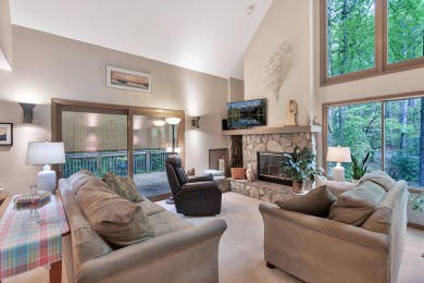 NEW ROOF and motivated sellers in Keowee Key!!! Bargain price on Keowee Key Golf and Country Club in South Carolina - for sale on GolfHomes.com, golf home, golf lot