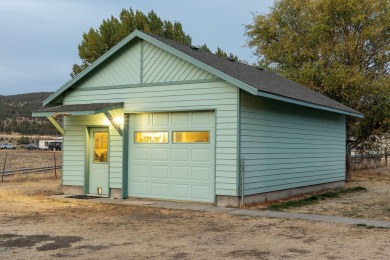 Elegant Country Feel on Prlneville Golf Course on 4 43 acres on Prineville Golf and Country Club in Oregon - for sale on GolfHomes.com, golf home, golf lot