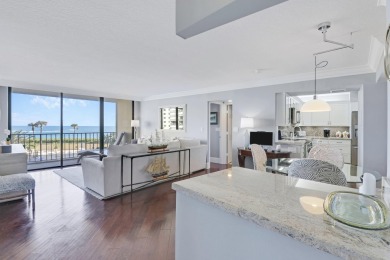 Experience coastal living at its finest in this beautiful  2 bed on Jupiter Dunes Golf Course in Florida - for sale on GolfHomes.com, golf home, golf lot
