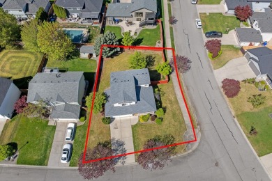 ATTENTION INVESTORS!  Welcome to this wonderful 2 story home on on Meadow Wood Golf Course in Washington - for sale on GolfHomes.com, golf home, golf lot