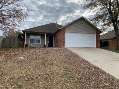 Recently updated 3 Bed Room, 2 Bath Room Home conveniently on Stonebridge Meadows Golf Club in Arkansas - for sale on GolfHomes.com, golf home, golf lot