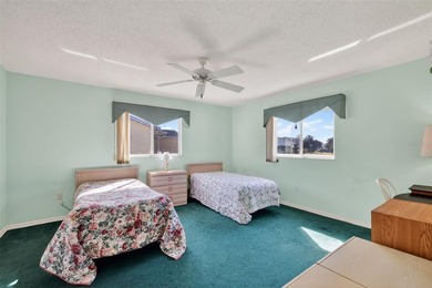 WONDERFUL 2-bedroom, 2-bath home featuring a 17'x10' ENCLOSED on The Links of Spruce Creek in Florida - for sale on GolfHomes.com, golf home, golf lot